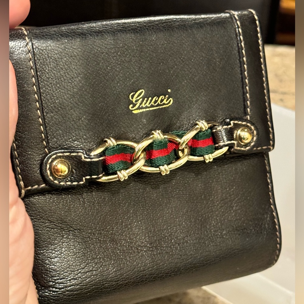 Vintage Gucci Compact Black Wallet - Full Inclusion